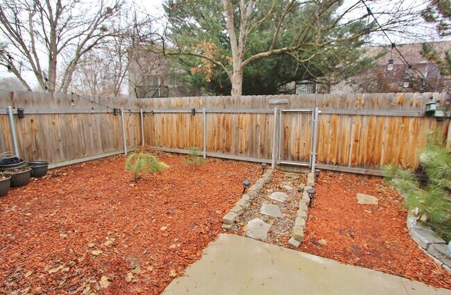 Building Photo - 2589 S Oak Leaf Ln