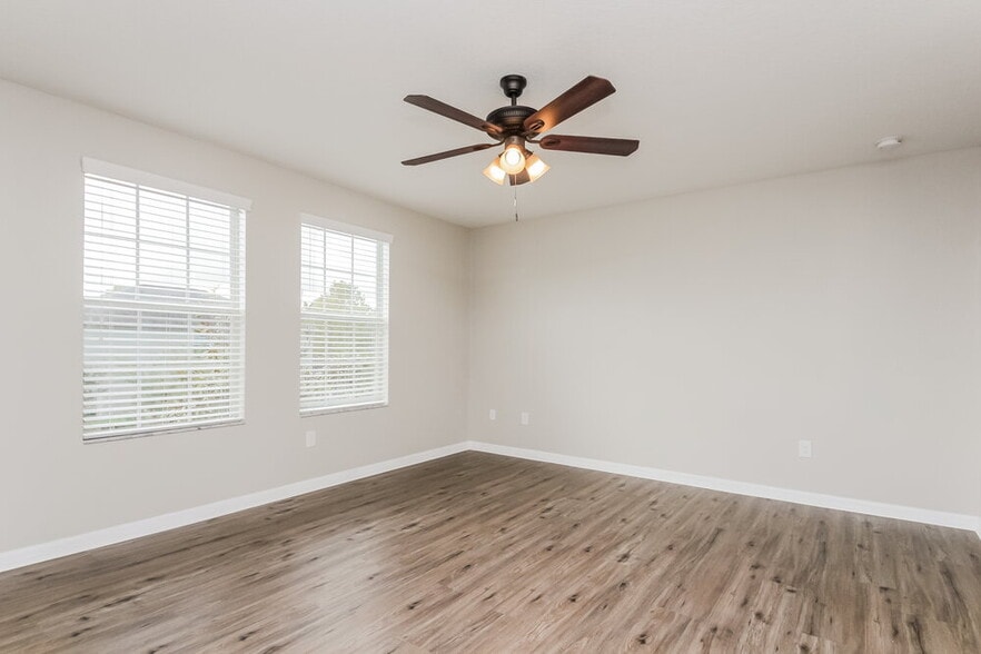 Building Photo - 6817 Sundrop St