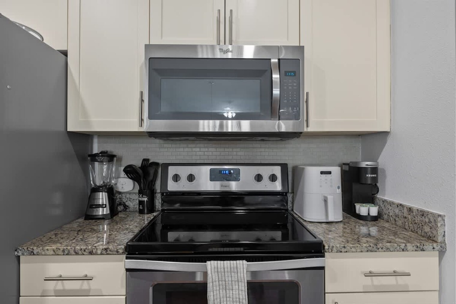 Building Photo - 3210 Gold Ln