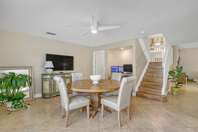 Building Photo - 6074 Las Colinas Cir