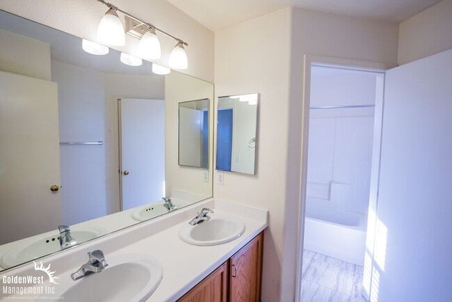 Building Photo - Gorgeous 3Bdm 2.5Ba Two-Story Home in Squire Village in a Gated Community!