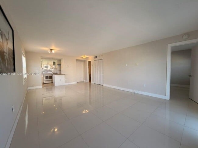 Building Photo - 4141 Nautilus Dr
