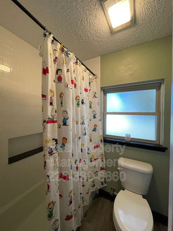 Building Photo - 5293 Chenango Dr