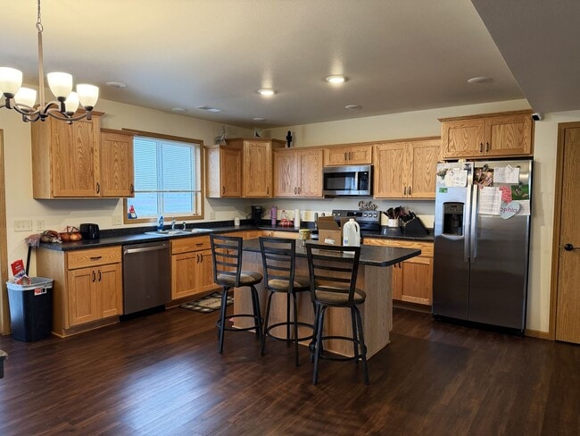Building Photo - 4 Bedroom Duplex for Rent
