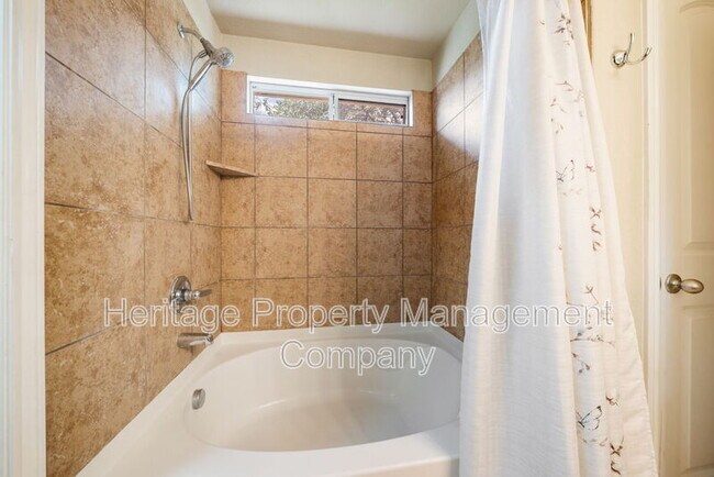 Building Photo - 10713 Gemsbuck Lodge