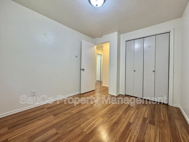 Building Photo - 5558 SW Beaverton Hillsdale Hwy