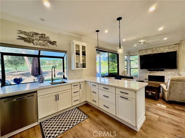 Building Photo - 33 Oak Knolls