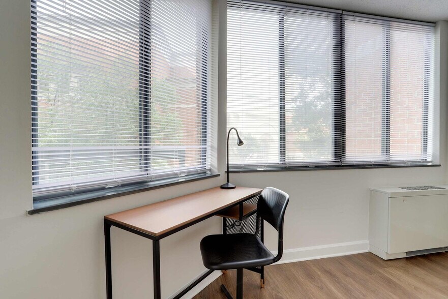 Building Photo - 801 15th St S