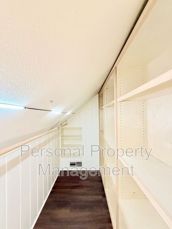 Building Photo - 2234 N L St