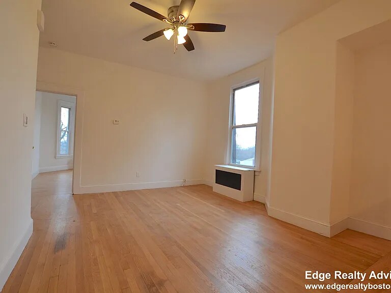 Building Photo - 38 Newton St