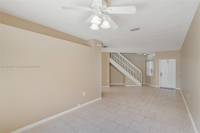 Building Photo - 2319 SE 24th Ave