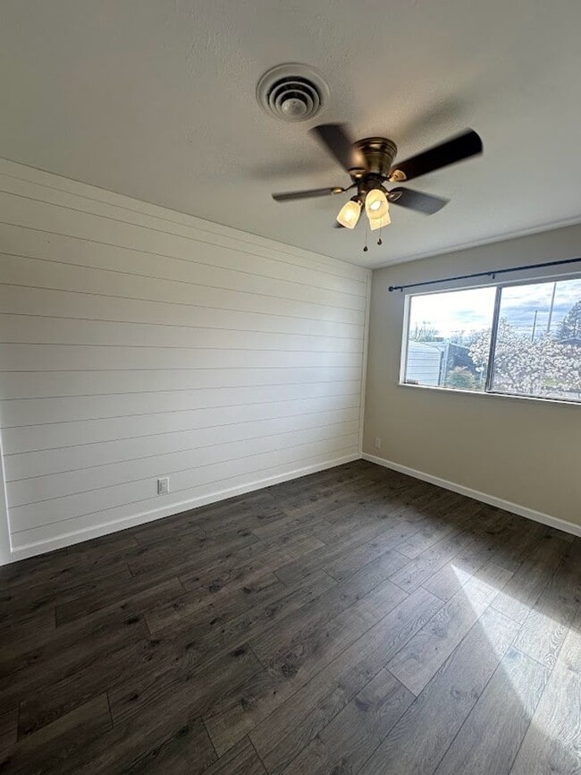 Building Photo - A place to Call Home in Westwood Manor!