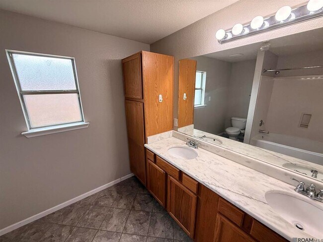 Building Photo - 12862 Bonnie Bleu Dr