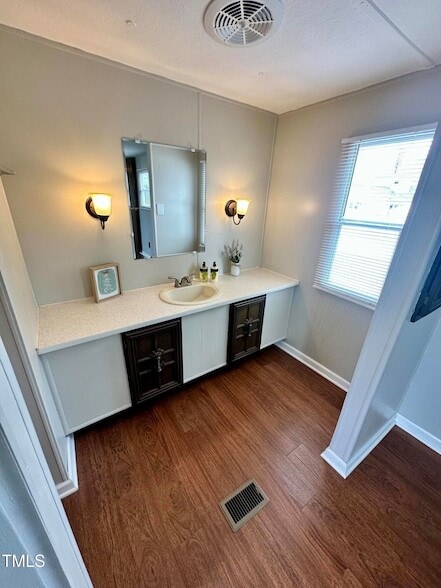 Building Photo - 841 Chalybeate Springs Rd