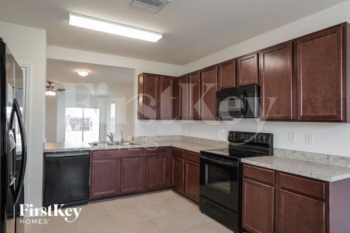 Building Photo - 440 NW 15th Terrace