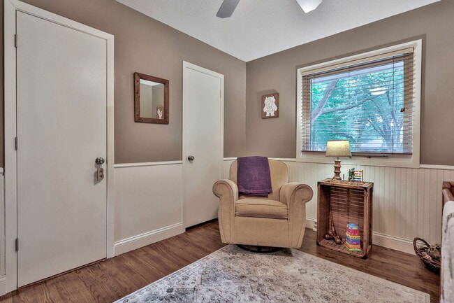 Building Photo - 16624 Elm Dr