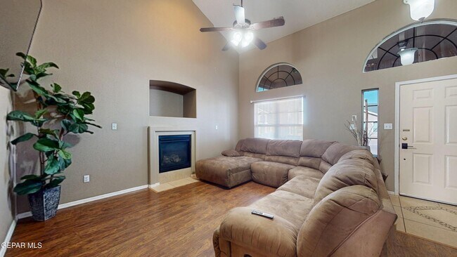 Building Photo - 10803 Elise St