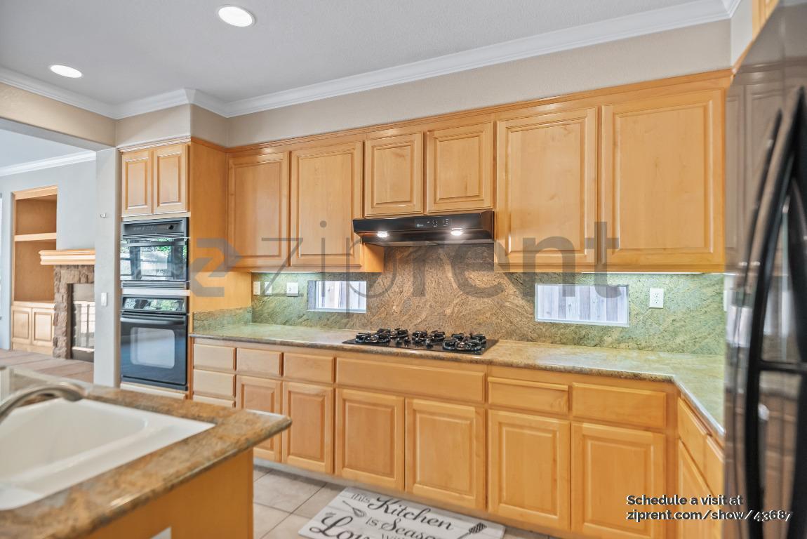 Building Photo - 5849 Penwood Ln
