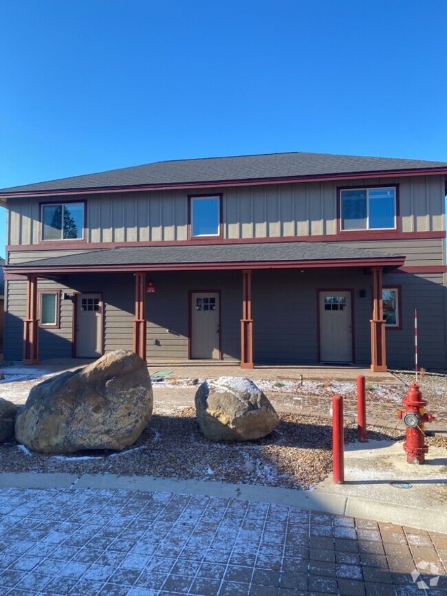 Building Photo - 161 E Tall Fir Ct