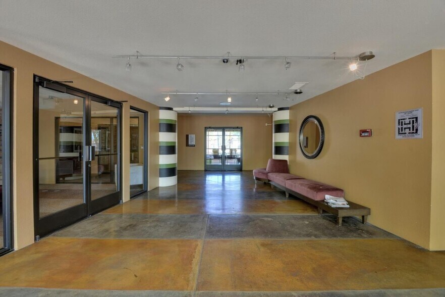 Building Photo - 1060 S 3rd St