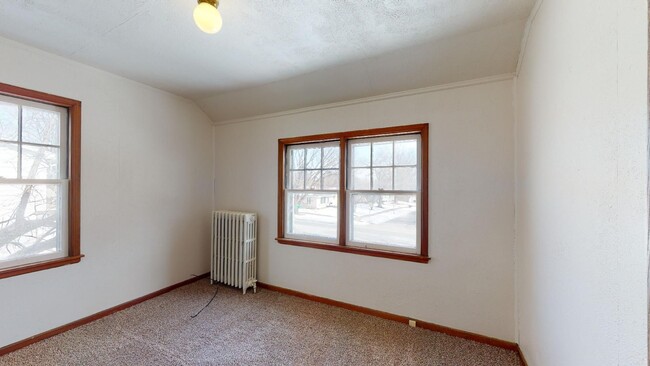 Building Photo - Private Yard