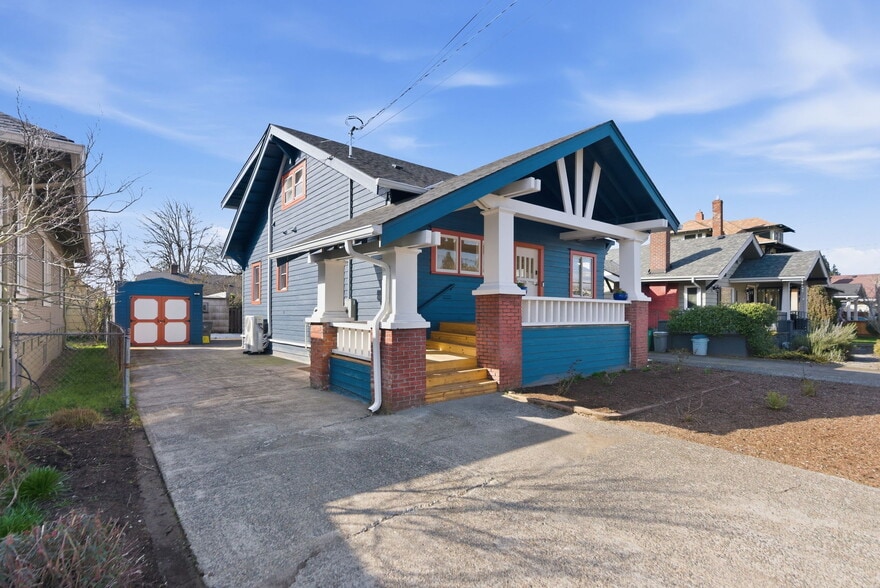 Building Photo - 2945 NE 57th Ave