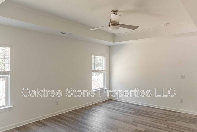 Building Photo - 3362 Skyland Dr