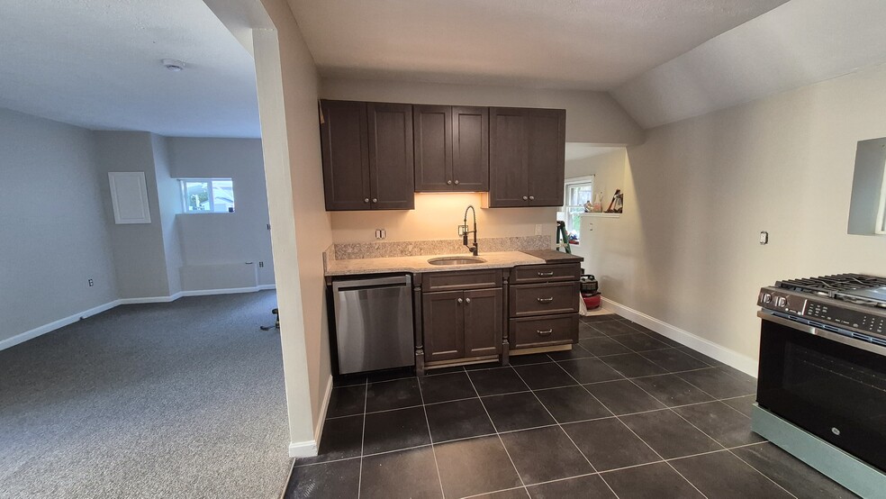 Kitchen/LR - 9 Beech St