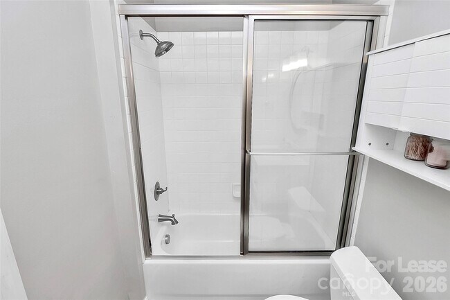 Building Photo - 105 S Summit Ave