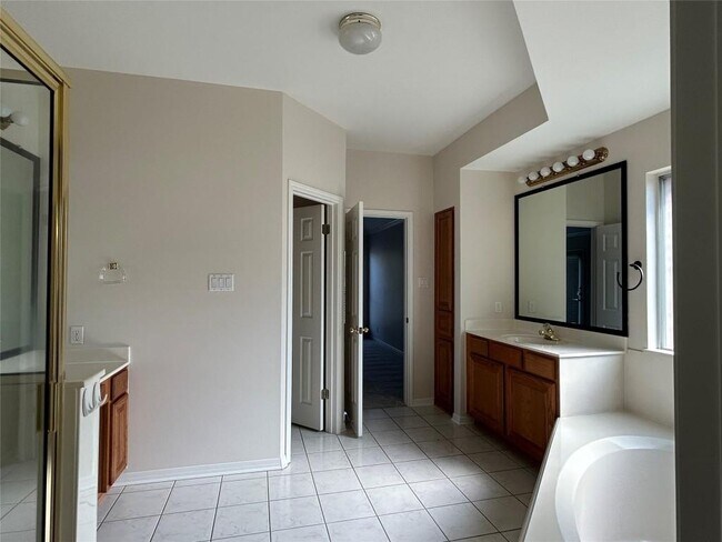 Building Photo - 5356 Magdelena Dr