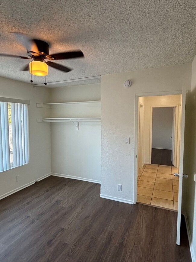 Building Photo - Spacious 4 Bed/2 Bath  Apartment for Rent in San Pedro