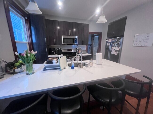 Building Photo - 181 M St