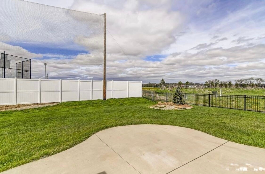 Building Photo - 1811 Spartan Dr