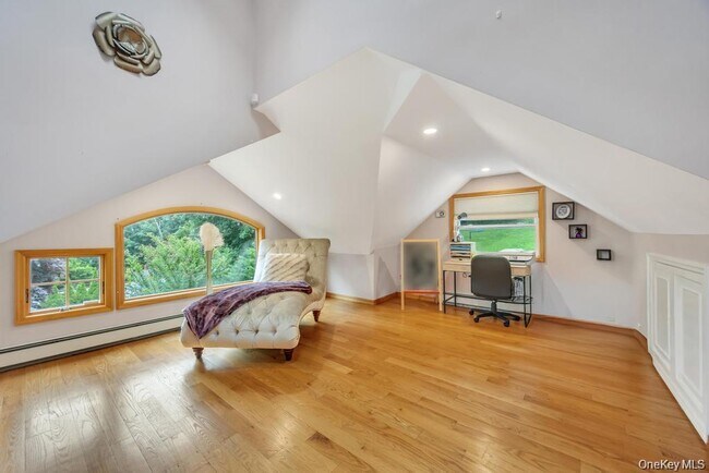 Building Photo - 4 2nd St