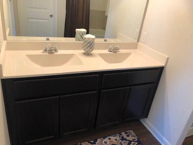 Building Photo - New Braunfels 4 bedroom