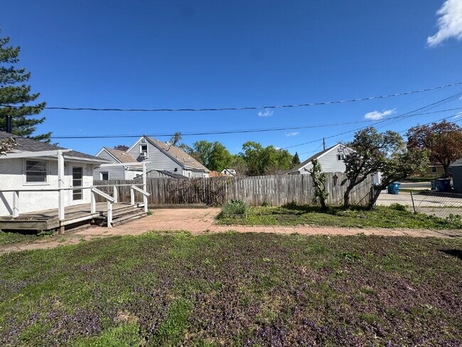 Building Photo - Charming 3-Bed Oasis with Fireplace & Finished Basement in Richfield!