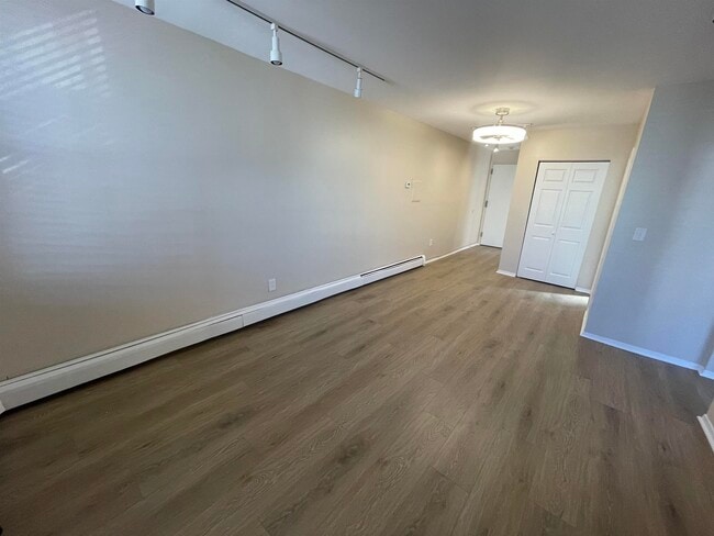 Building Photo - 787 Summit Ave