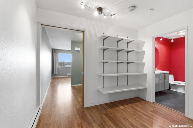 Building Photo - Downtown Living