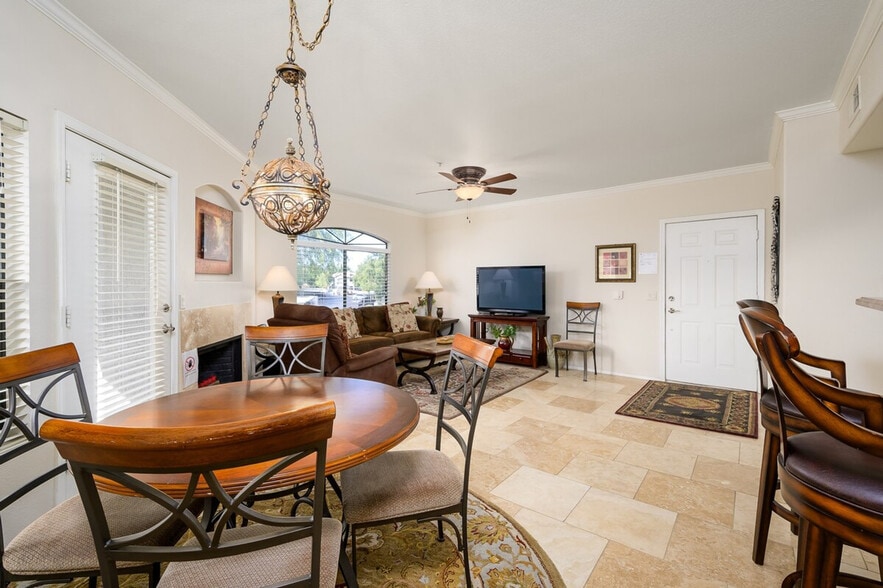 Building Photo - 15095 N Thompson Peak Pkwy