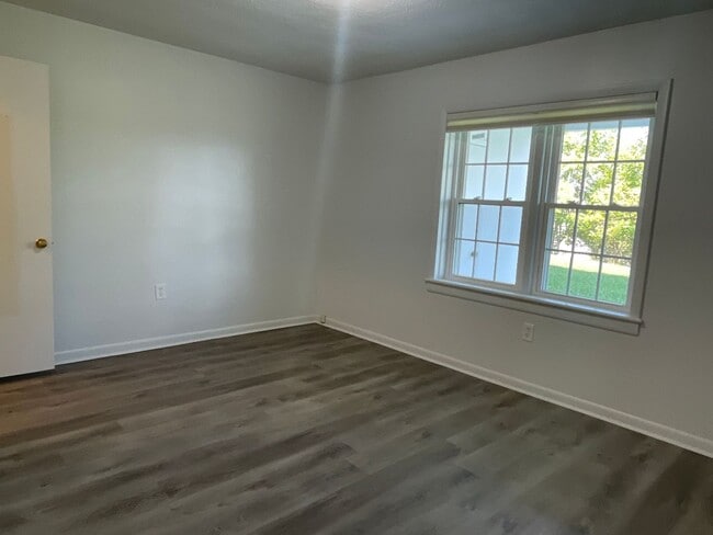 Building Photo - Carefree