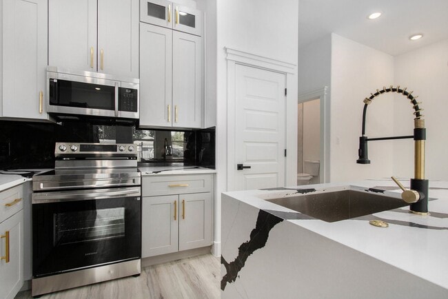 Building Photo - 3652 Seabrook St