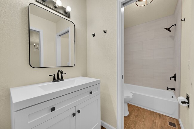 Building Photo - Northeast Colorado Springs House in Sierra...