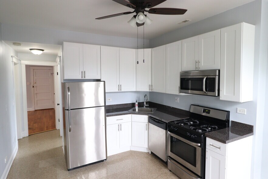 Building Photo - 4223 N Elston Ave