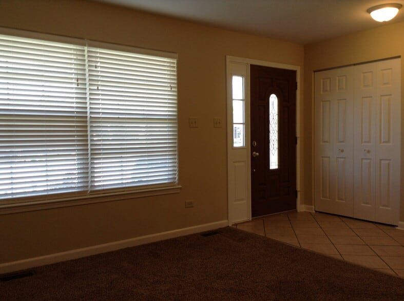 Building Photo - 25830 S Brookfield Ct