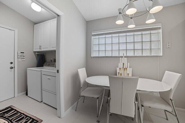 Building Photo - 12573 Coral Lakes Dr