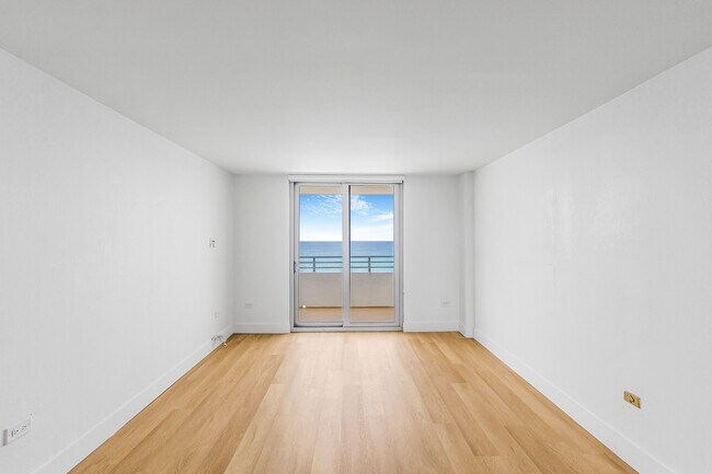Building Photo - 5555 Collins Ave