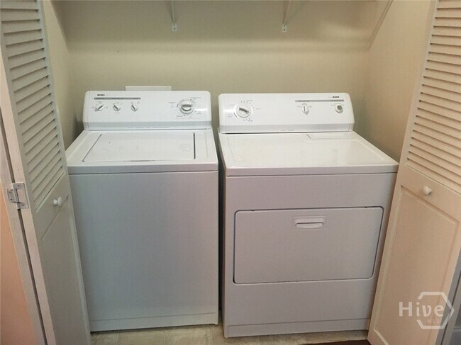 Building Photo - 120 Moose Club Dr