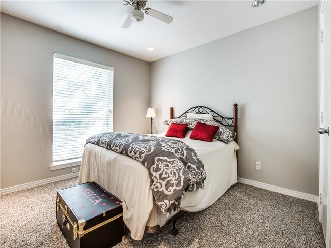 Building Photo - 3711 Holland Ave