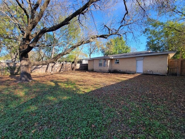 Building Photo - 1335 Richard St