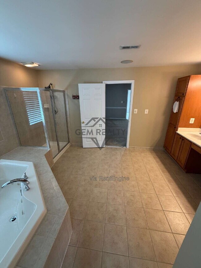 Building Photo - 10410 Silver Creek Ct